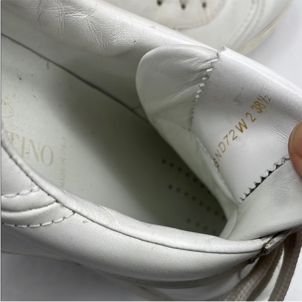Valentino Garavani White Leather Sneakers. EU 38.5. - Picture 2 of 11